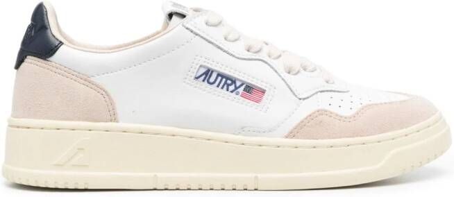 Autry Medalist Low sneakers met geperforeerde details en suède vlakken Wit