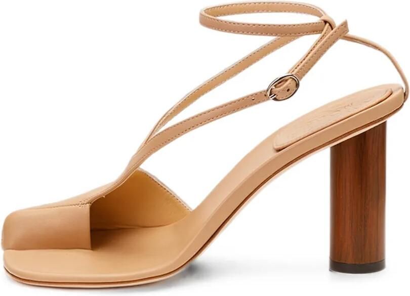 A.W.A.K.E. Mode Christine sandalen met neus Beige