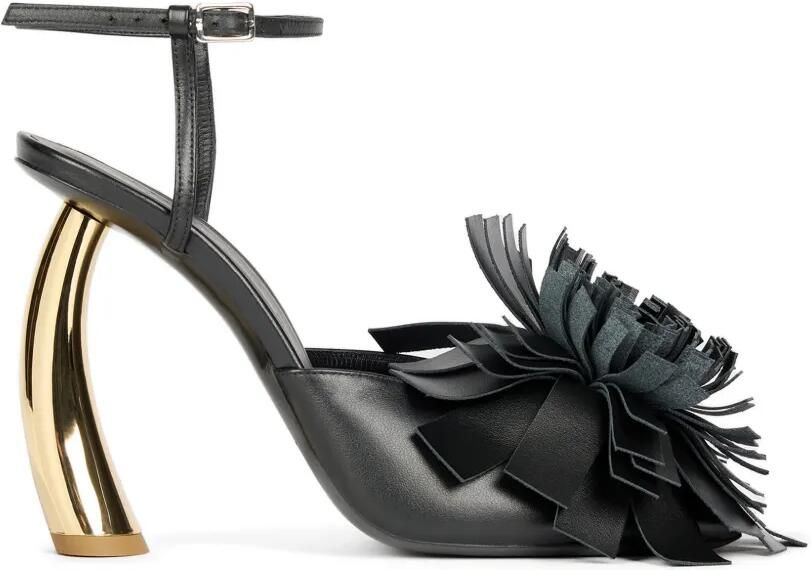 A.W.A.K.E. Mode Justine sandalen met pompon Zwart