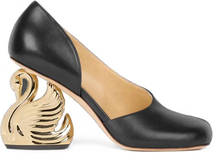 A.W.A.K.E. Mode Pumps met zwaanhak Zwart