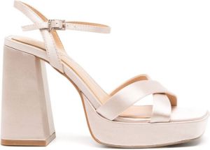 Badgley Mischka Rainbow satijnen sandalen Wit