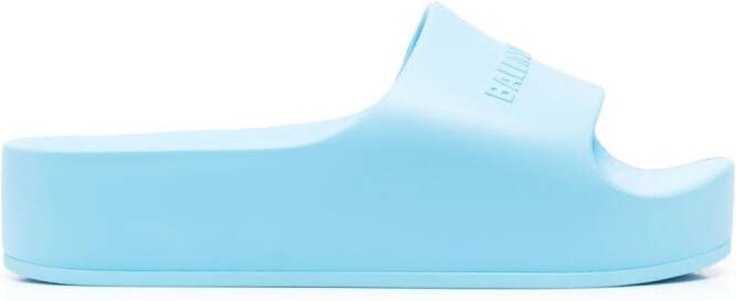 Balenciaga Slippers met logo reliëf Blauw
