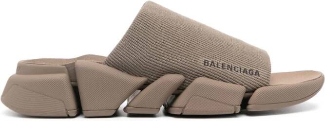 Balenciaga Slippers met logoprint Bruin
