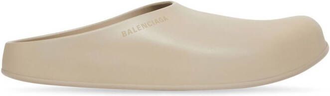 Balenciaga Slippers met logoprint Beige
