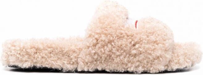 Balenciaga Slippers met imitatie lamswol Beige