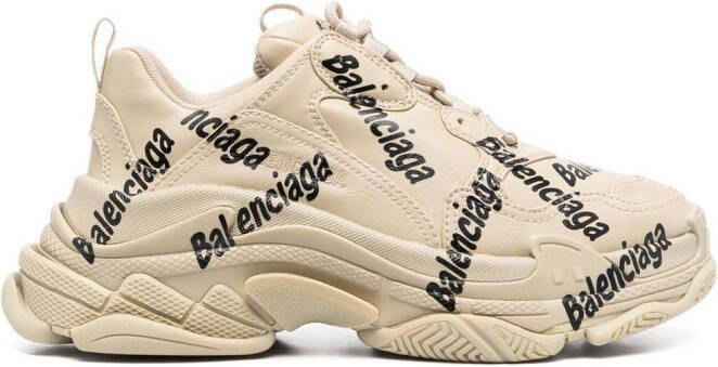 Balenciaga Triple S sneakers met logoprint Beige