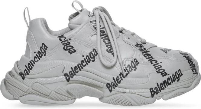 Balenciaga Triple S sneakers met logoprint Grijs