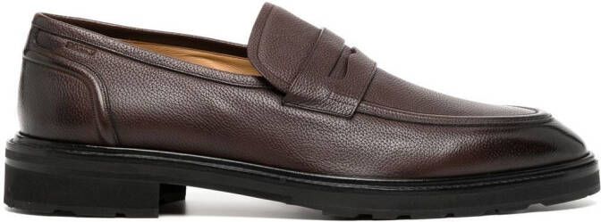 Bally Loafers met gekruiste bandjes Bruin