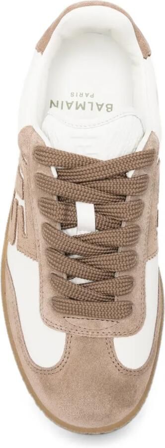 Balmain Sneakers met vlakken en monogram-patch Beige