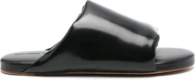 Bottega Veneta padded leather flat sandals Zwart
