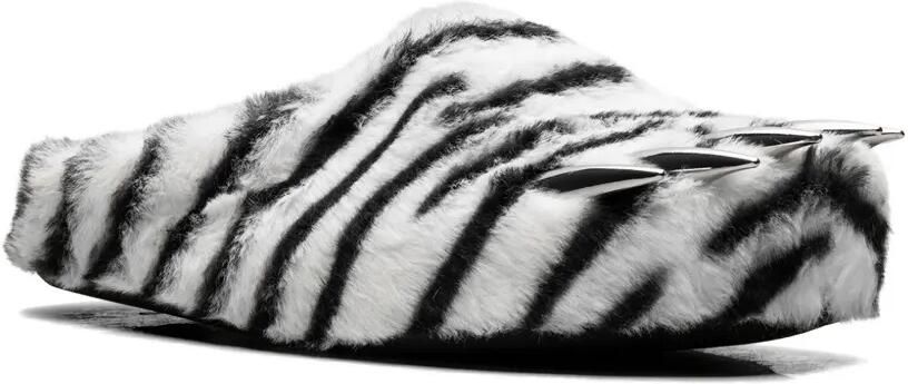 Bravest Studios Tiger Bear Claw slippers Wit