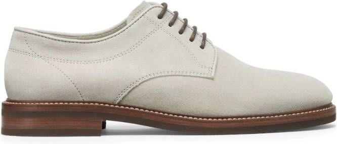 Brunello Cucinelli Suède derby schoenen met vlakken Beige