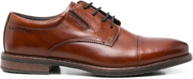 Bugatti Derby veterschoenen met bewerkte neus Bruin