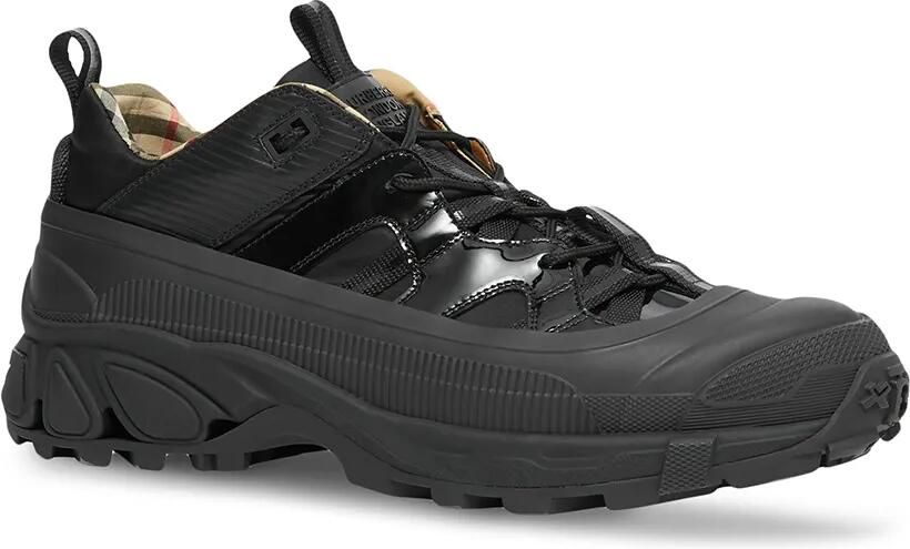 Burberry Low-top sneakers Zwart
