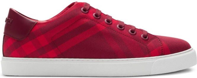 Burberry Geruite sneakers Roze