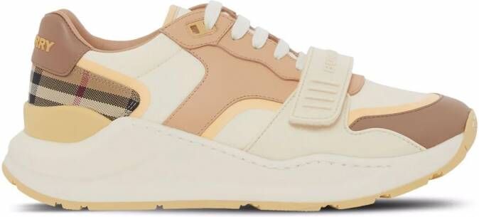 Burberry Ramsey sneakers met Vintage check Beige