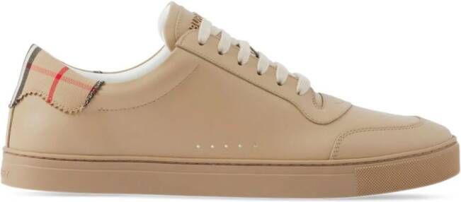 Burberry Vintage check sneakers met hak Beige