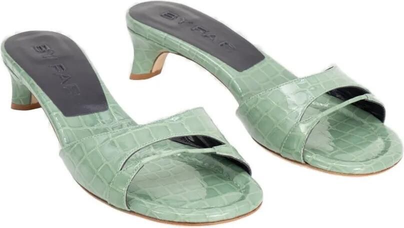 BY FAR Babygirl Fresh slip-on muiltjes met reliëf Groen - Foto 5