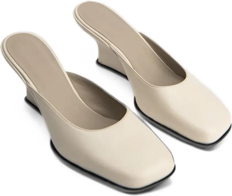 BY FAR Caroo closed-toe wedge mules Wit - Foto 4