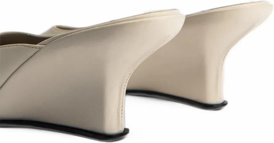 BY FAR Caroo closed-toe wedge mules Wit - Foto 5