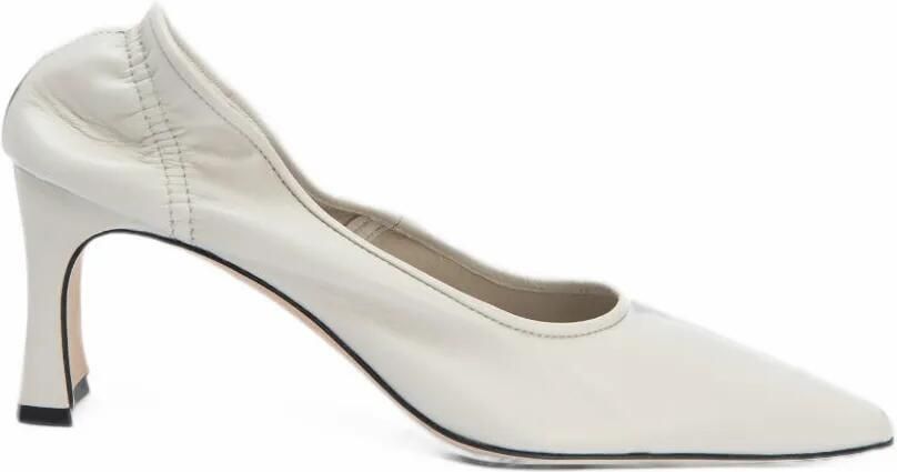 BY FAR Carre 89 leather pumps Wit