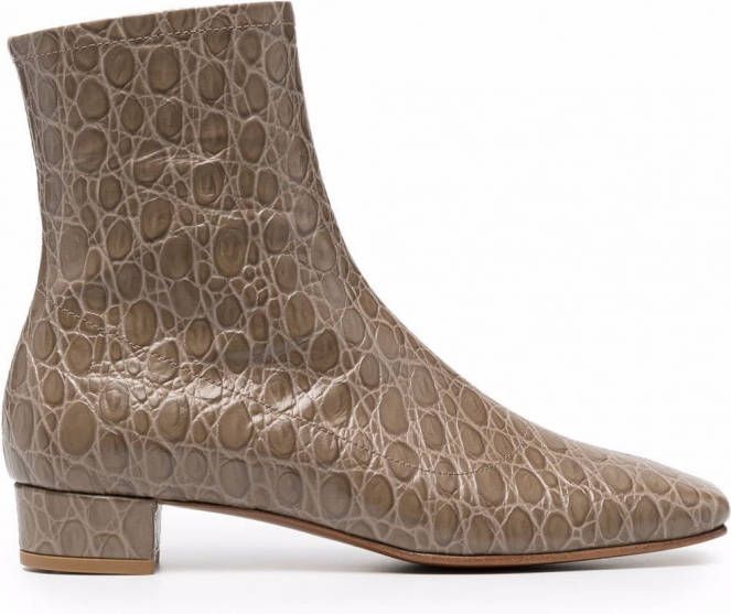 BY FAR Enkellaarzen met krokodillenleer effect Bruin - Schoenen.nl