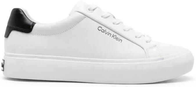 Calvin Klein Sneakers met logo-reliëf Wit