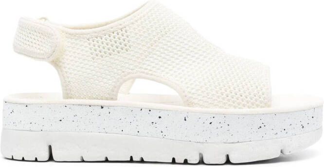 Camper Oruga Up sandalen met plateauzool Beige