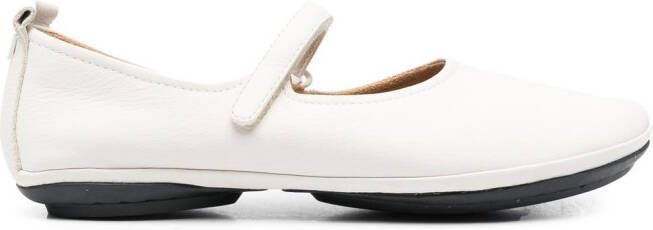 Camper Right Nina leren pumps Wit