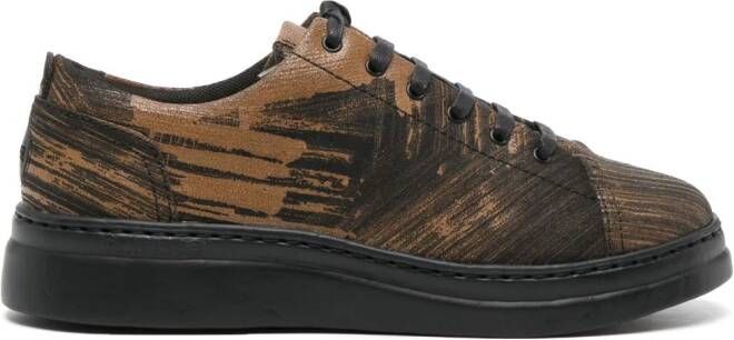 Camper Sneakers met abstract patroon Beige