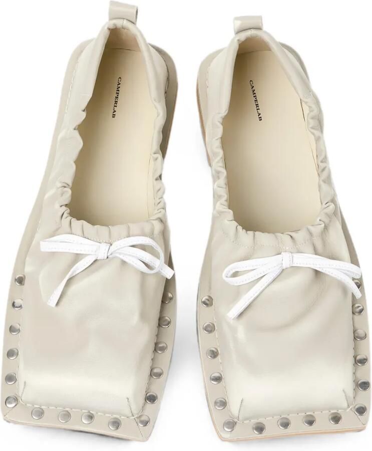 CamperLab osmal leren loafers verfraaid met studs Beige - Foto 2