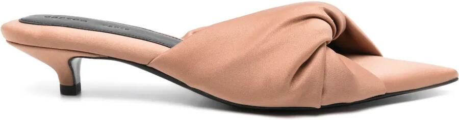 Carven Sandalen met puntige neus en geknoopt detail Bruin