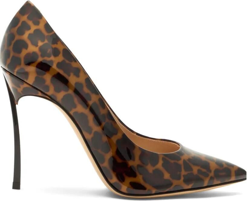 Casadei Blade pumps met luipaardprint Bruin