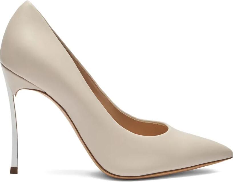 Casadei Blade pumps met puntige neus Beige