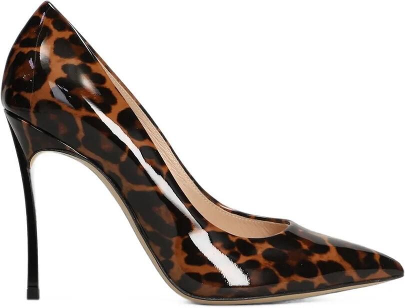 Casadei Lakleren pumps met luipaard-print Bruin