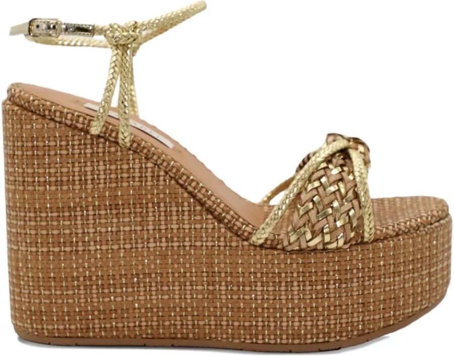 Casadei Sandalen met sleehak Goud