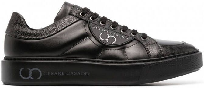 Casadei Sneakers met logo-reliëf Zwart