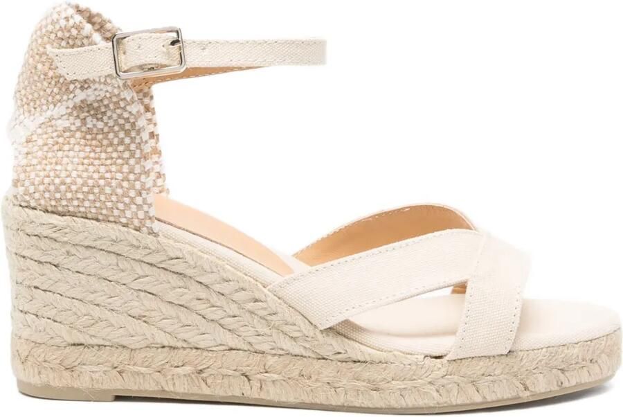 Castañer 70 mm sandalen met gekruiste bandjes en sleehak Beige