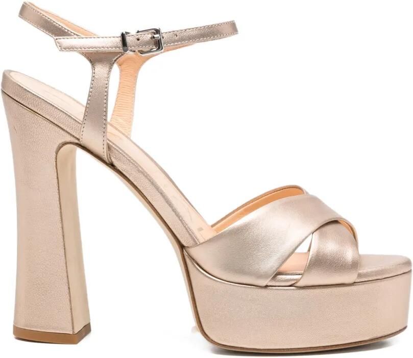 Chantal Sandalen met plateauzool Goud