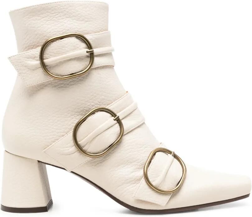Chie Mihara Adila enkellaarzen met gespdetail Beige