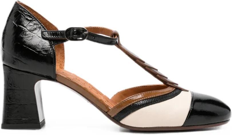 Chie Mihara Filly pumps met krokodillen-reliëf en T-bandje Zwart