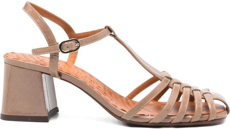 Chie Mihara Gekooide sandalen met T-bandje Beige