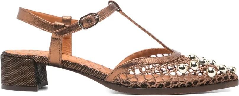 Chie Mihara Hagila pumps met studs en hak Bruin
