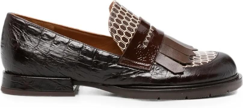 Chie Mihara Jeluse loafers met krokodillen-reliëf en franje Bruin