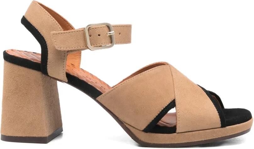 Chie Mihara Sandalen met gekruiste bandjes en gesp Bruin