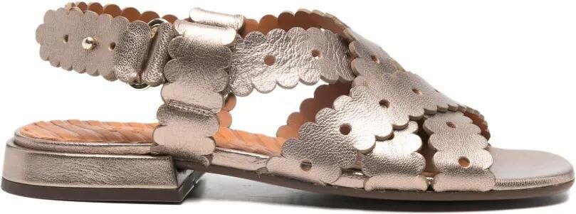 Chie Mihara Sandalen met gewelfde afwerking Goud