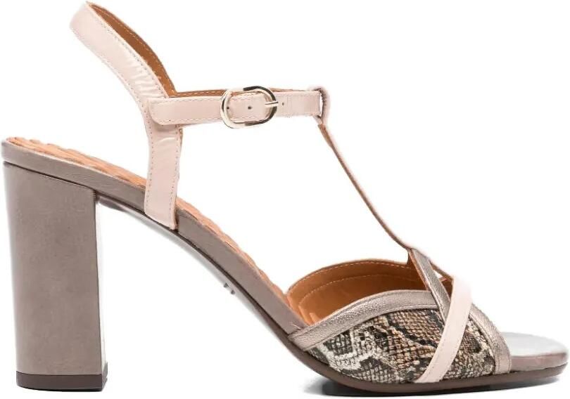 Chie Mihara Sandalen met slangen-effect hak en T-bandje Beige