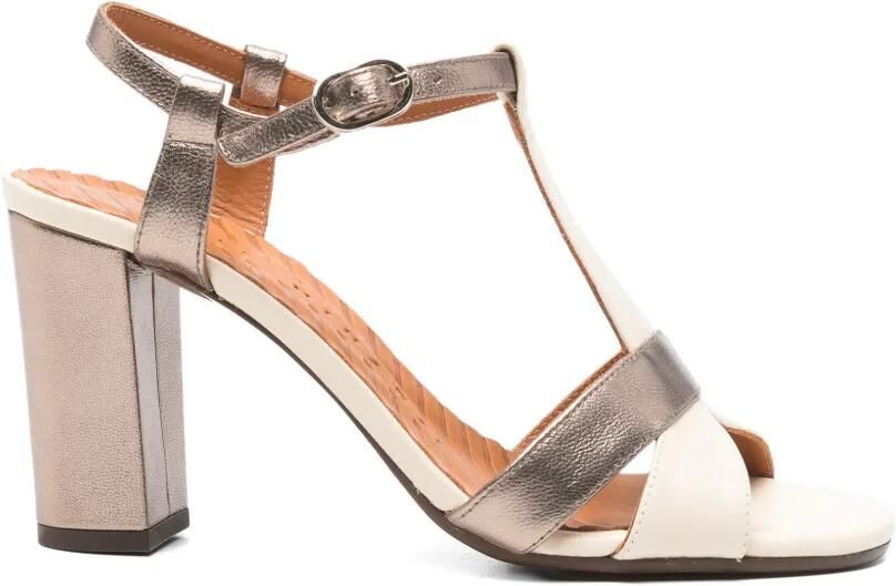 Chie Mihara Sandalen met T-bandje Beige