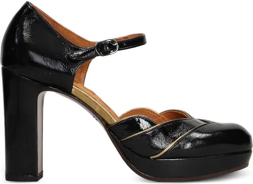 Chie Mihara Uyako pumps met plateauzool en lakleren afwerking Zwart