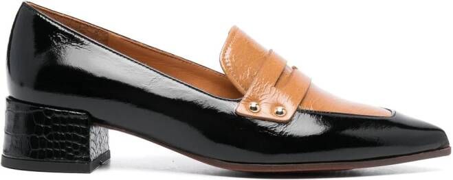 Chie Mihara Jessa loafers met puntige neus Zwart